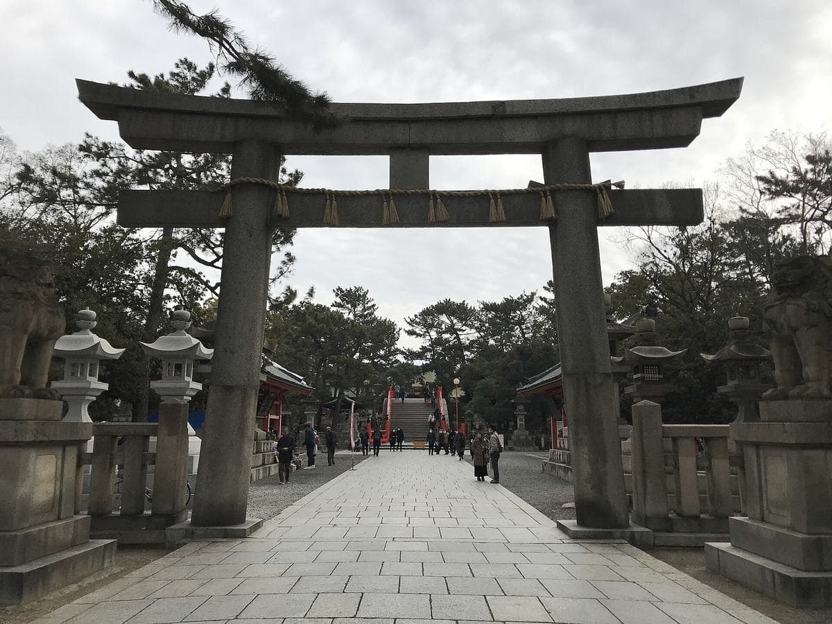住吉大社の石鳥居と参道